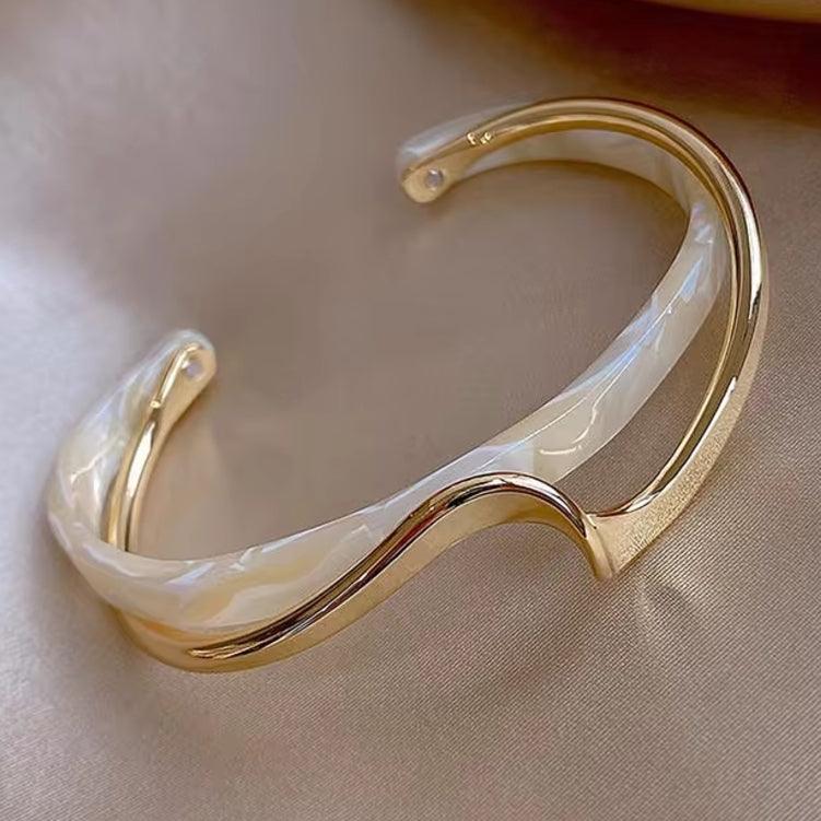 White Shell C-Shaped Metal Bangle Bracelet - VogueLine