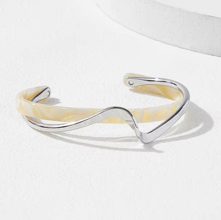 White Shell C-Shaped Metal Bangle Bracelet - VogueLine