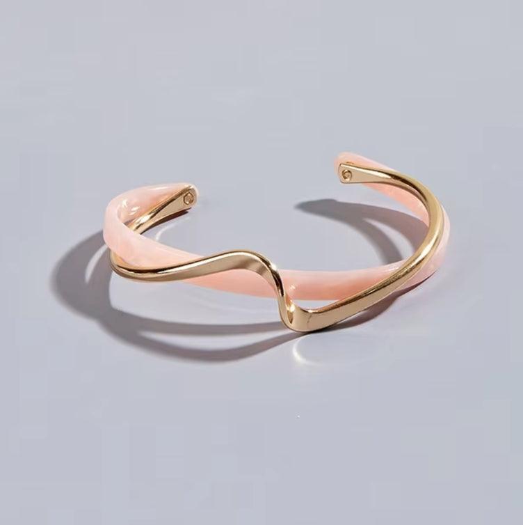 White Shell C-Shaped Metal Bangle Bracelet - VogueLine